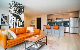 Chic Cozy Retreat - 2Br - Stunning North End Views